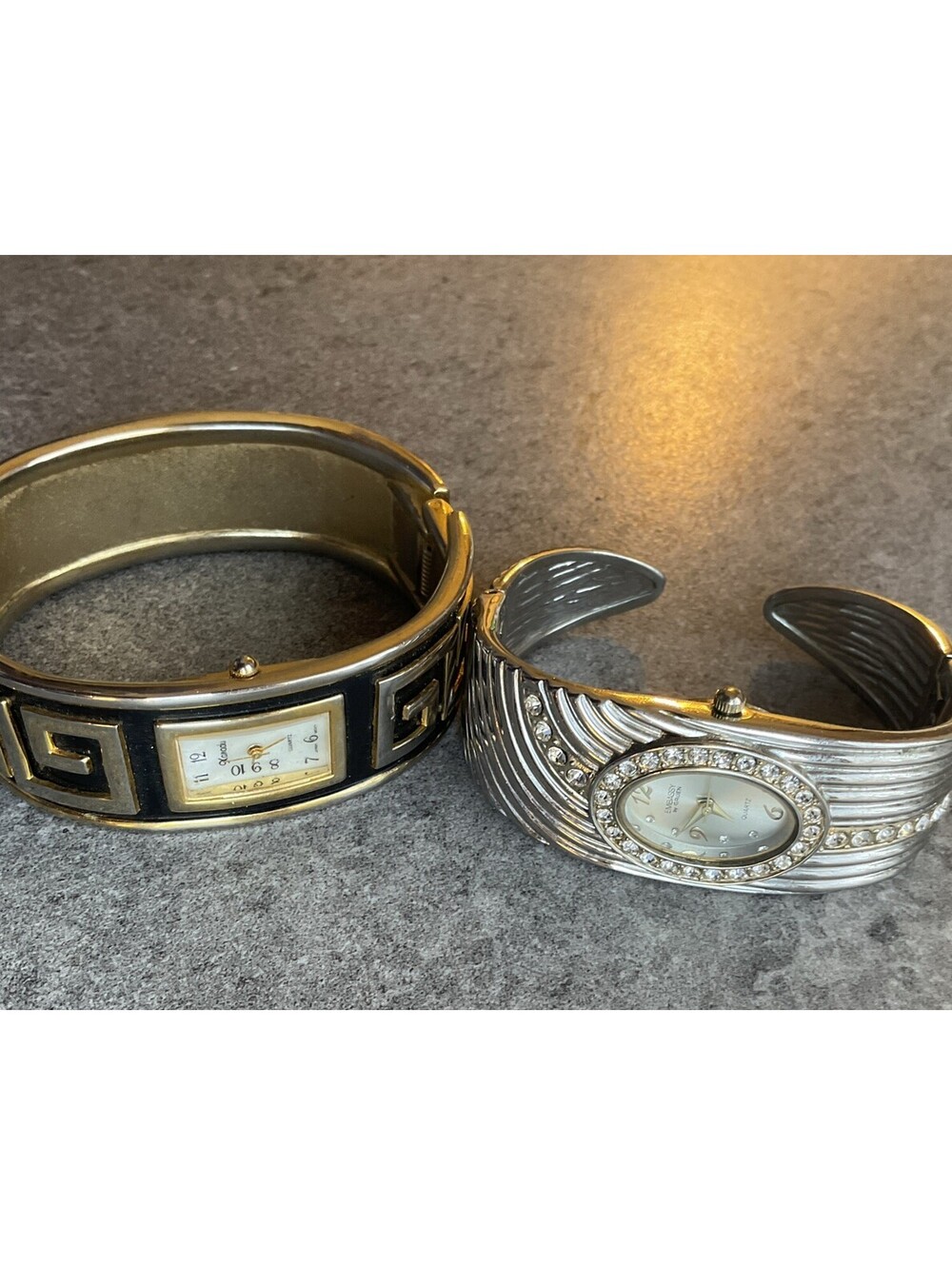 Beautiful Pair Of Vintage Womens Bracelet Watches Both Run Great Bin B